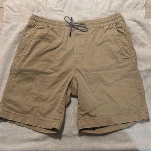 Areopostale medium tan cargo shorts